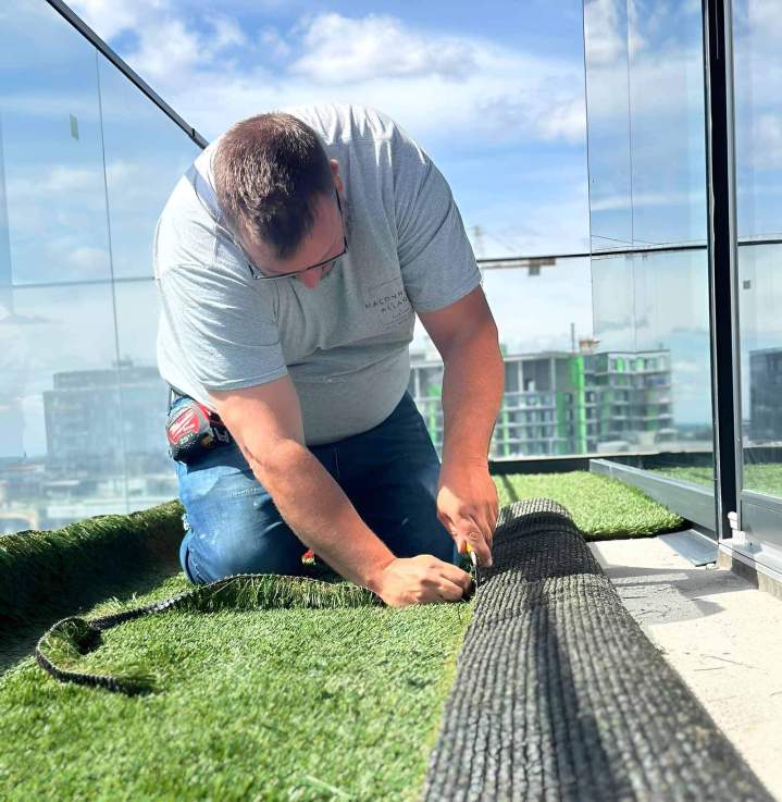 Toit-terrasse en gazon artificiel Montréal