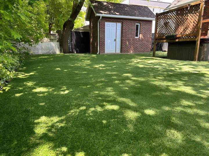 Pelouse artificielle résidentielle Montréal